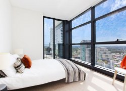 2103-438VictoriaAve02