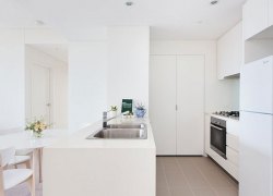 2103-438VictoriaAve03